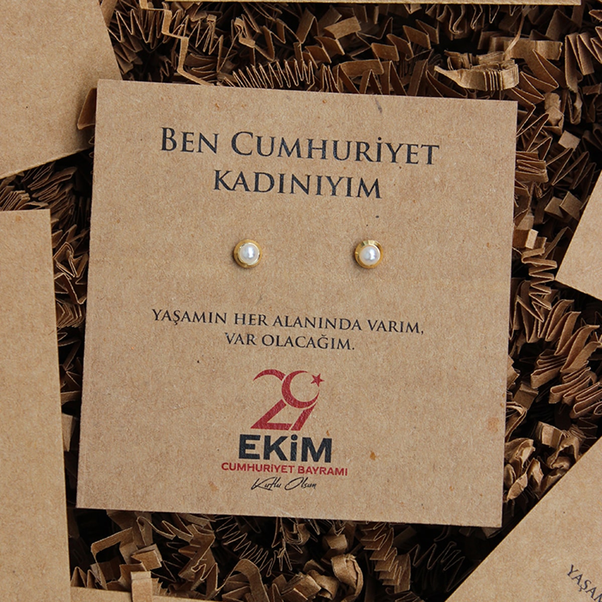 29 Ekim Temalı Hediye Kartlı Küpe Modelleri - Model 6